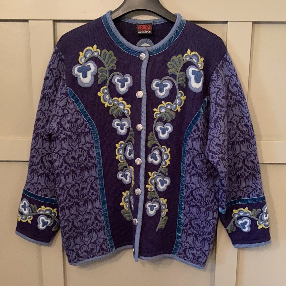 Vrikke Sweaters Norwegian 100% Wool Hand Embroidered Sweater